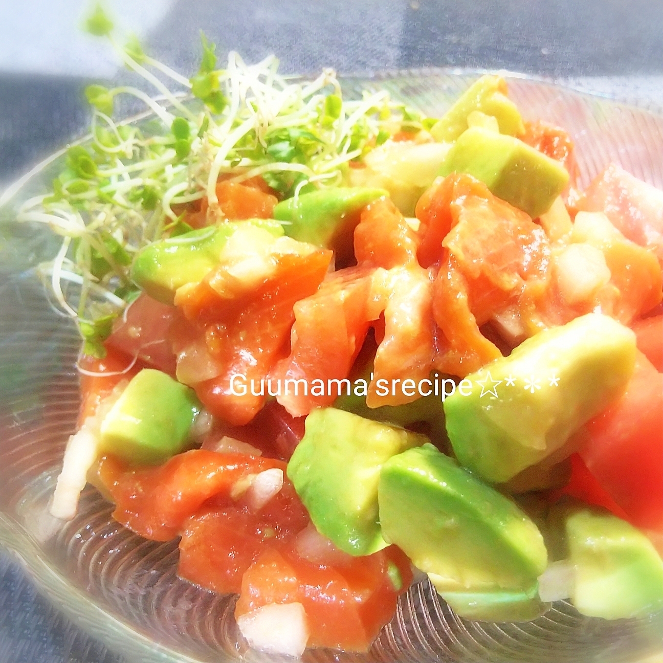 相性抜群♡サーモンとトマトとアボカドのサラダ