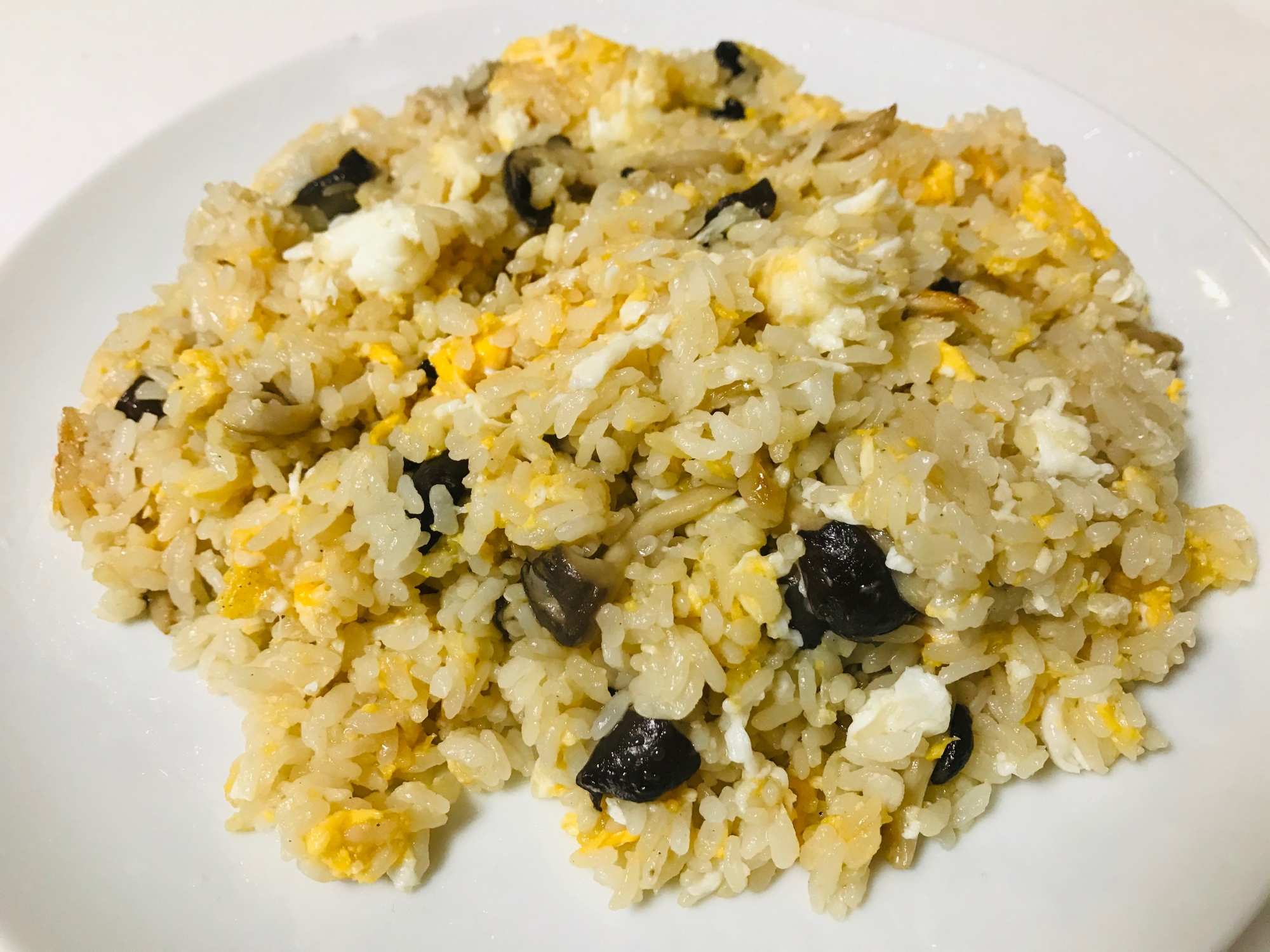 簡単!平茸と卵のガーリック炒飯♫