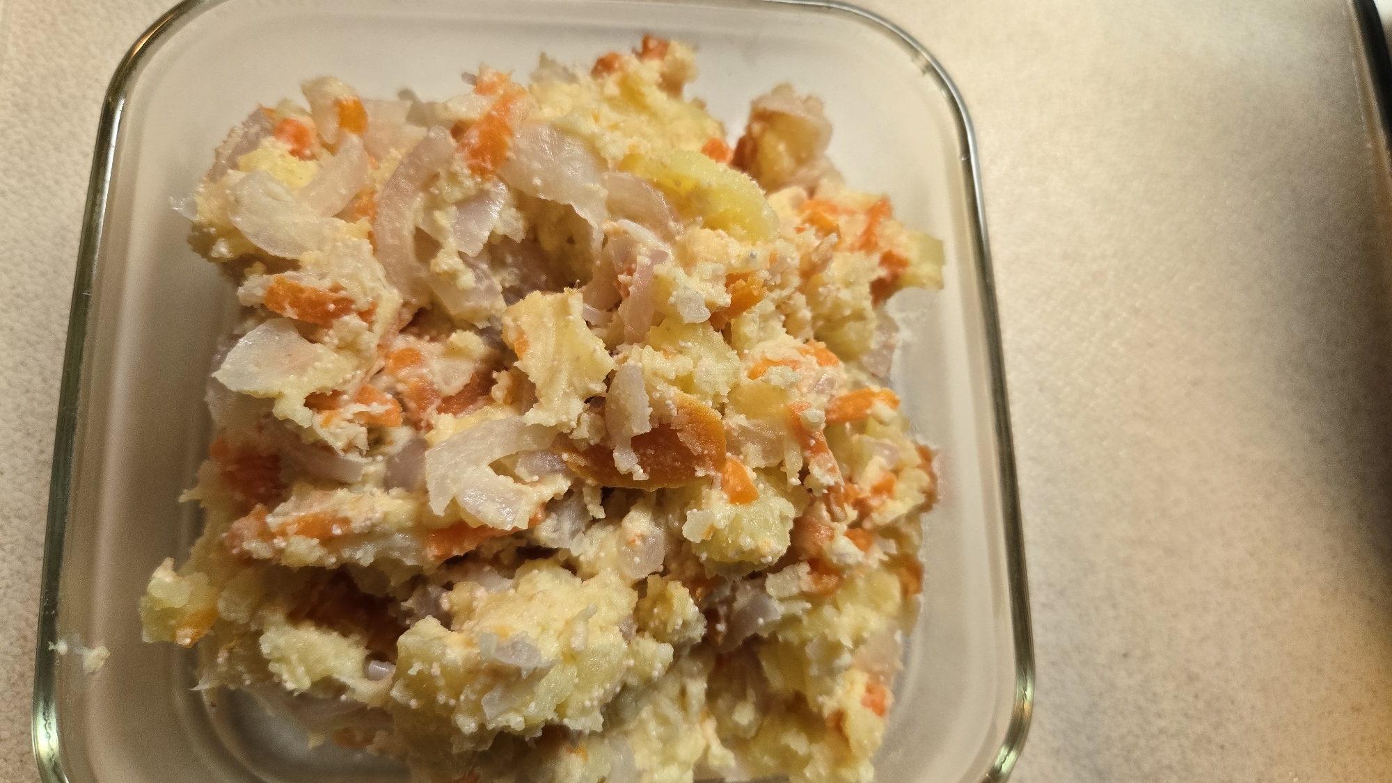 赤タマ味わう♪灼熱対策☆めんたいポテトサラダ