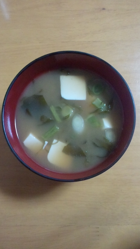 大根の葉っぱと豆腐のお味噌汁