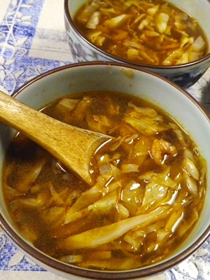 キャベツ干し海老豆板醤スープ