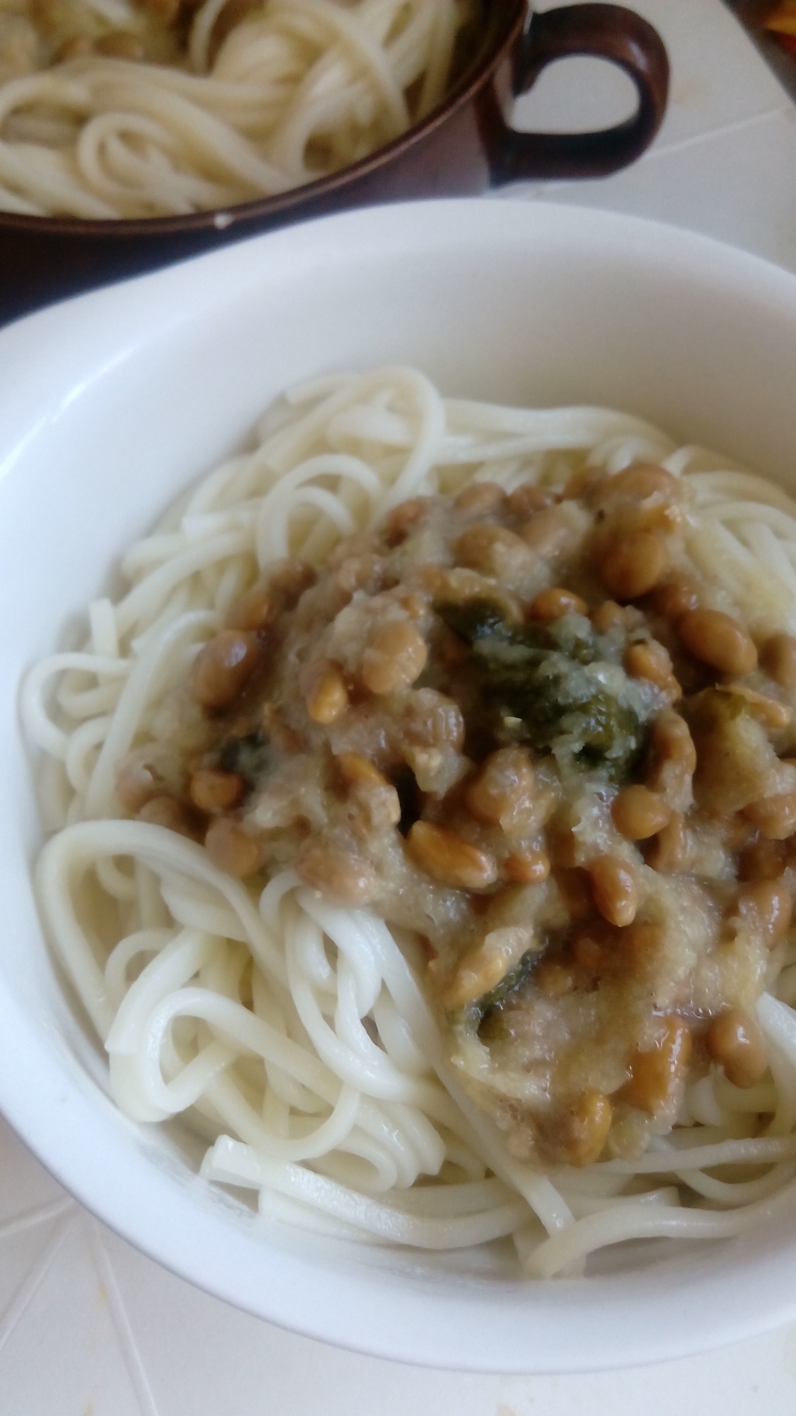 味付海苔が味の決め手◆冷やし納豆おろしうどん