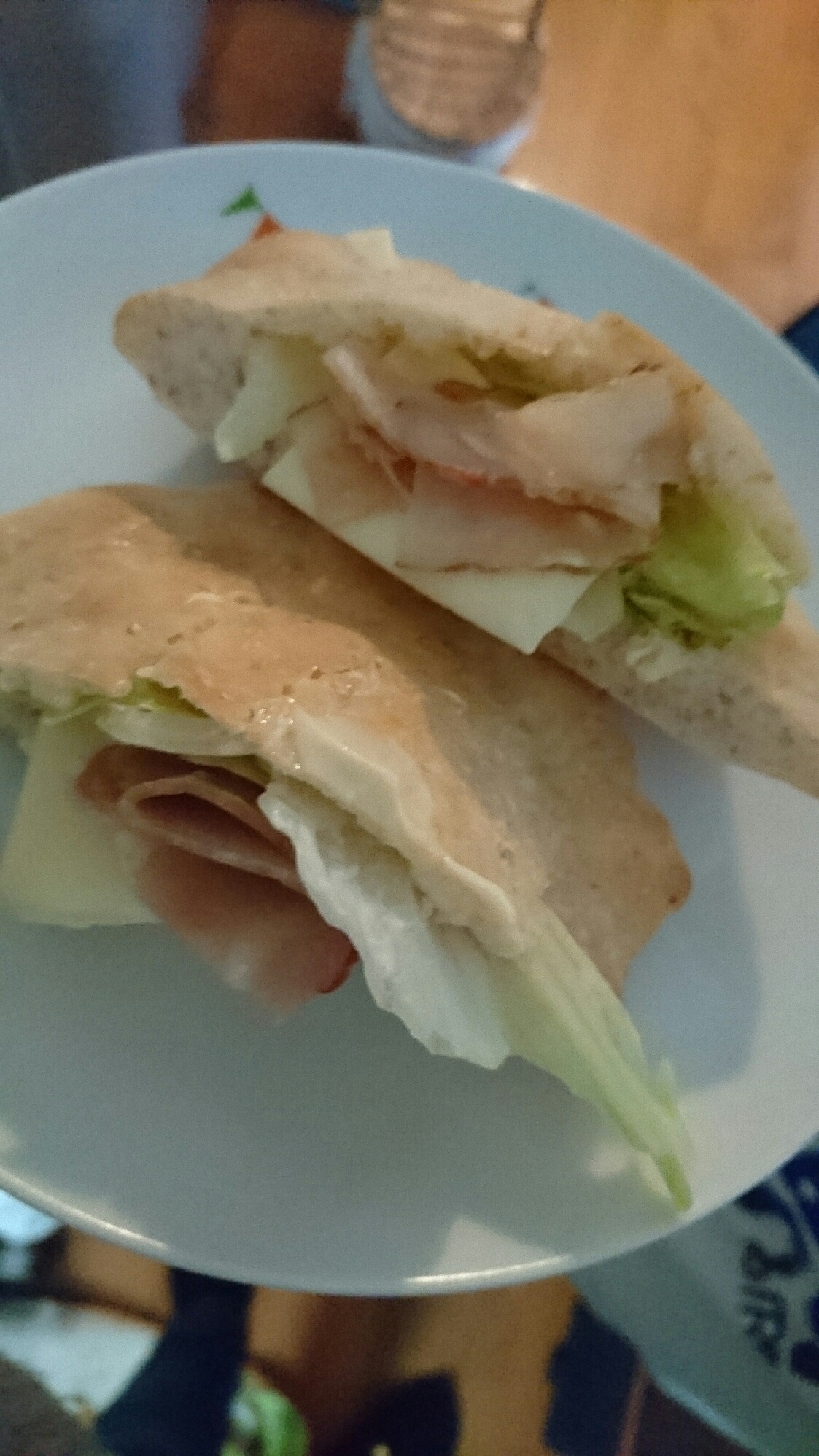 朝食に!挟んで楽チン ピタぱん