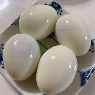 消費期限が近付いた卵は、ひとまず茹で卵に！
つるんと綺麗に茹で上がりました❤