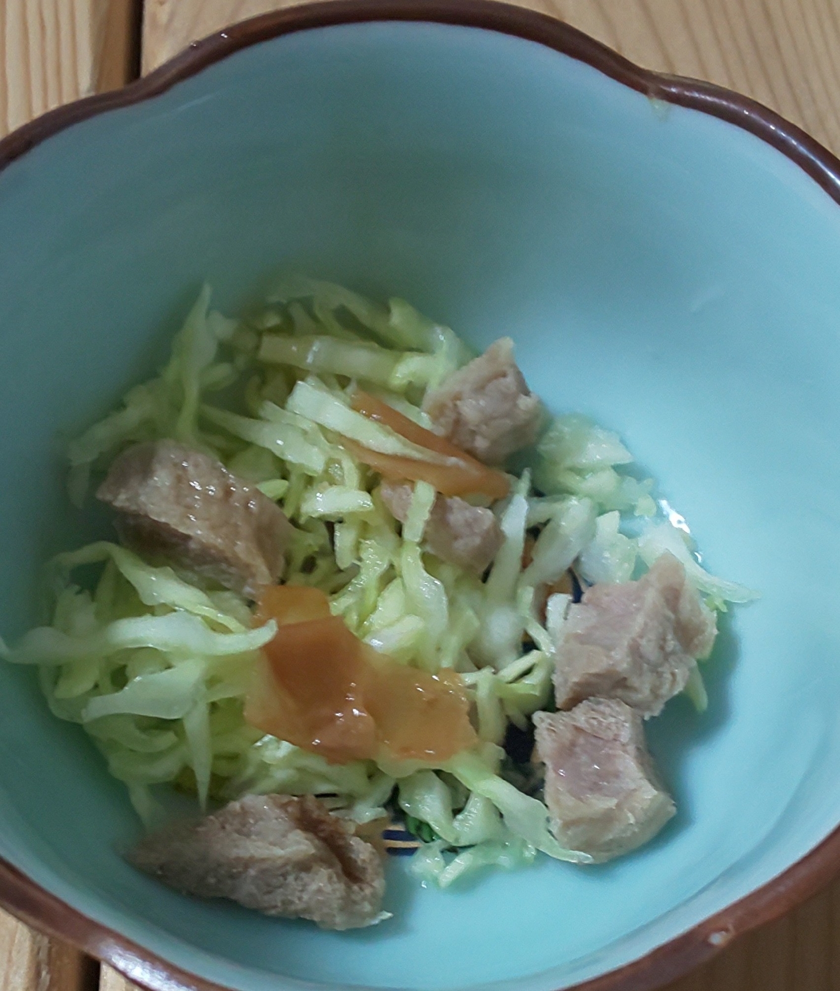 豚ひれ肉☆梅干しのキャベツサラダ