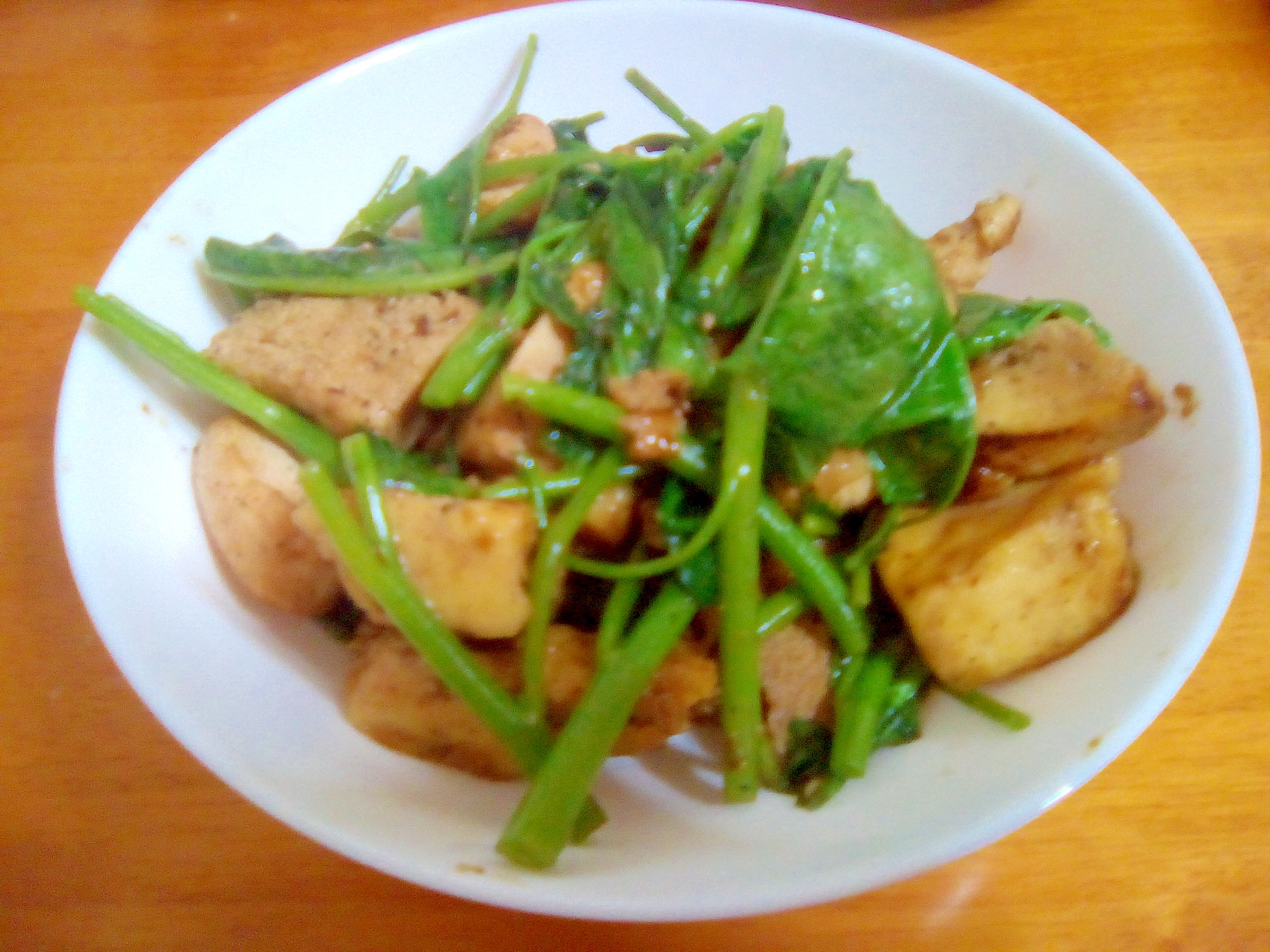 高野豆腐と鶏むね肉の空芯菜炒め