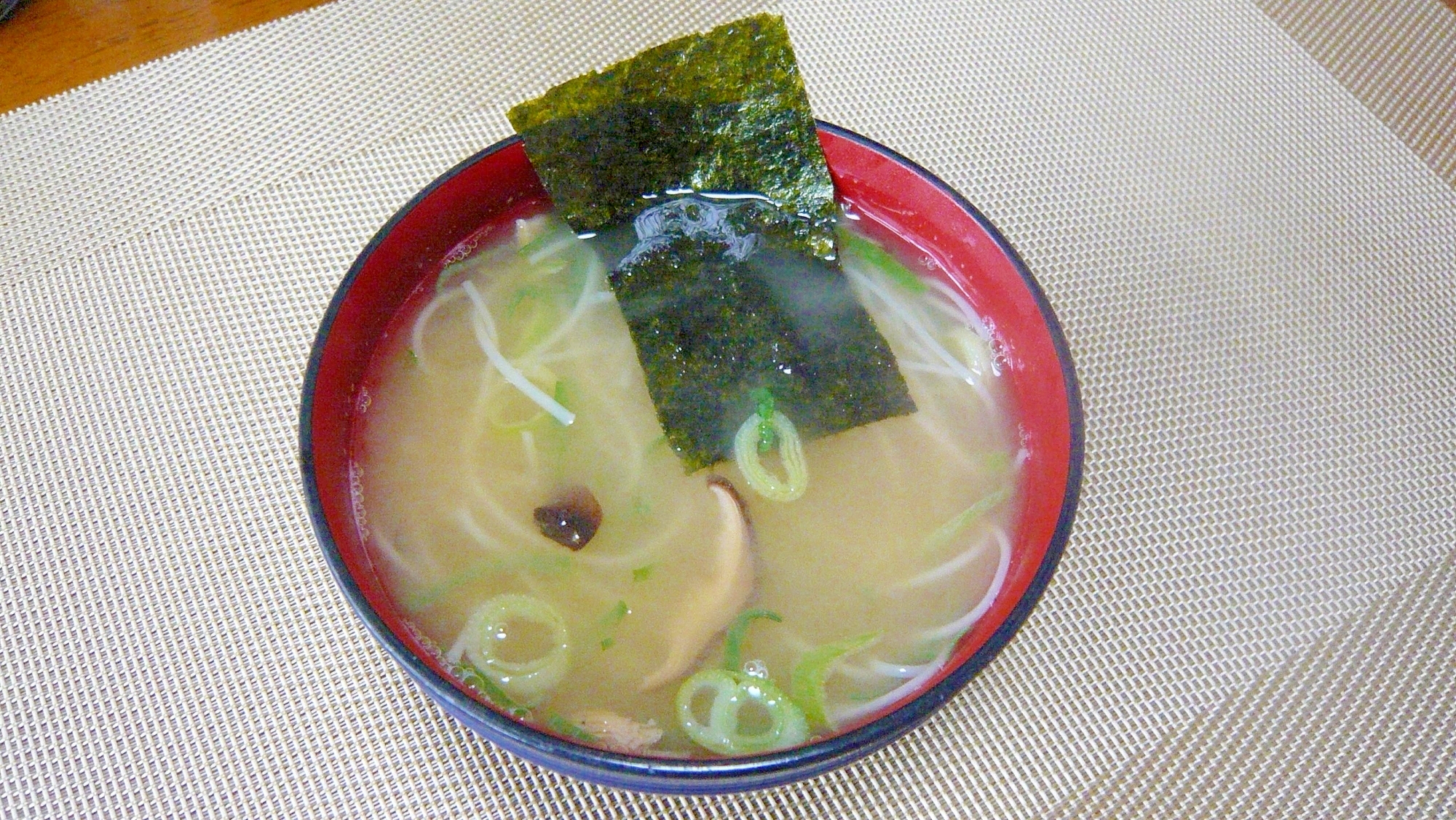 ♥椎茸の旨味たっぷり！　味付け海苔のっけにゅう麵♥