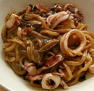 するめいかのワタ焼きうどん レシピ 作り方 By まるっとまる 楽天レシピ するめいかのワタ焼きうどん レシピ 作り方 By まるっとまる 楽天レシピ