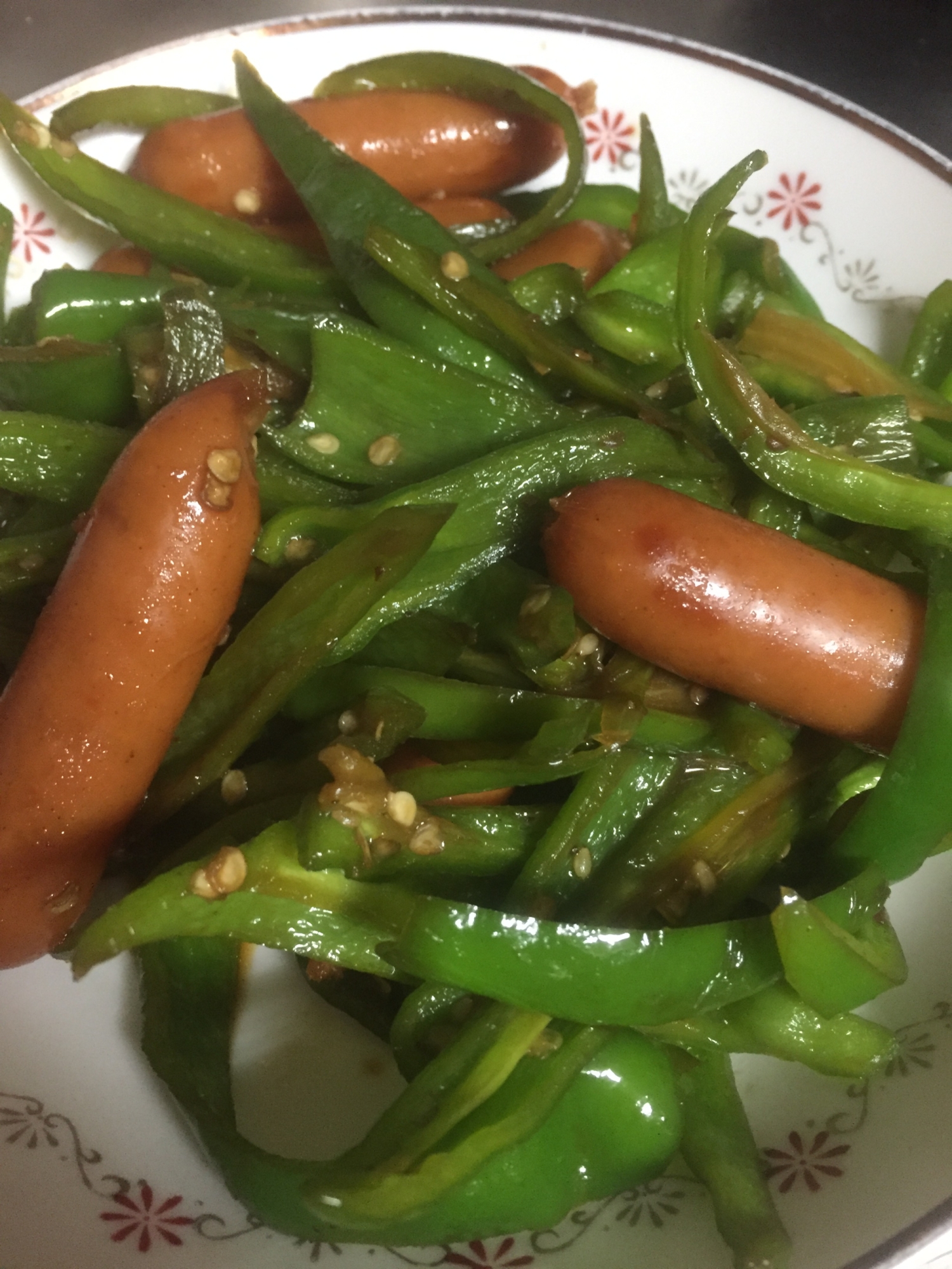 簡単!万願寺とうがらしとウインナーの炒め物