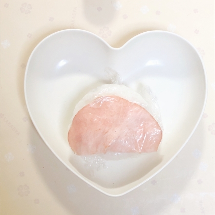 わかめとハムのおにぎりꔛꕤ