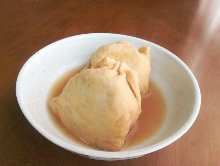 煮汁がしみた油揚げの袋煮