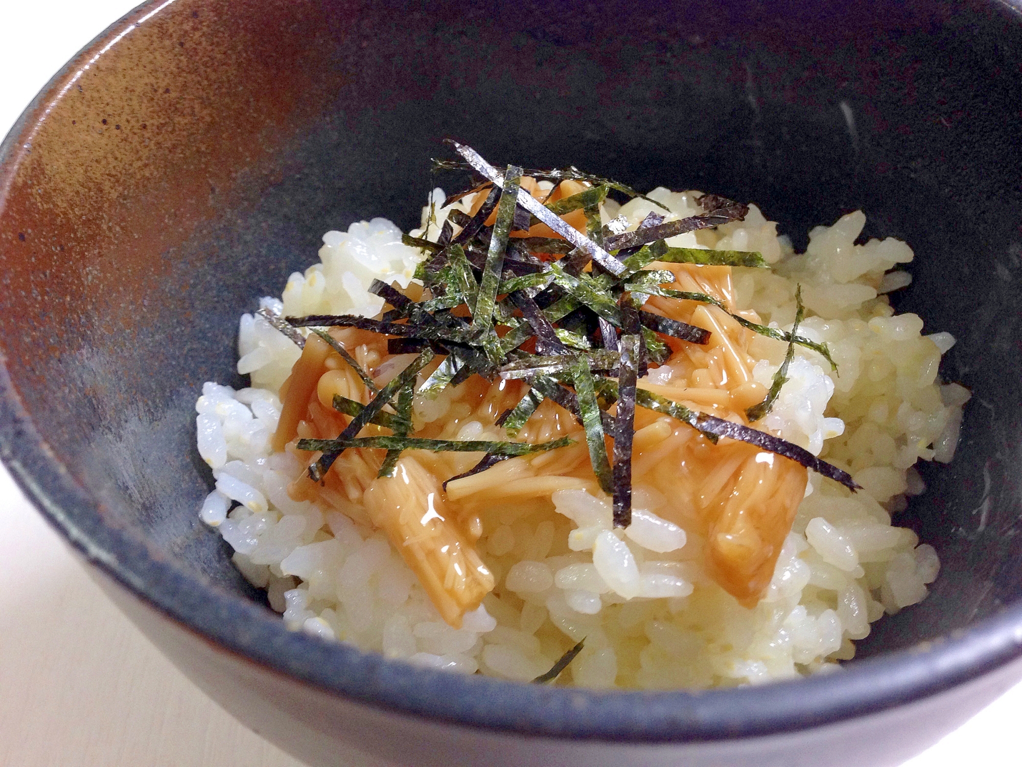 混ぜるだけで簡単☆なめ茸バターご飯