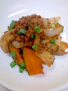 かぼちゃとエリンギの甘辛ミンチ炒め