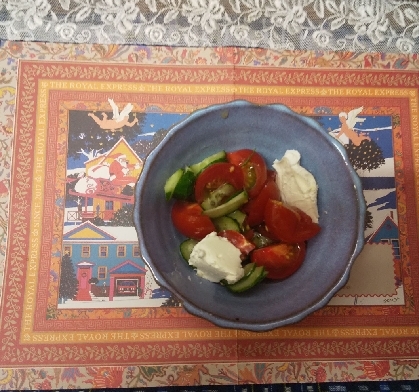 ダブルチーズのトマトサラダ