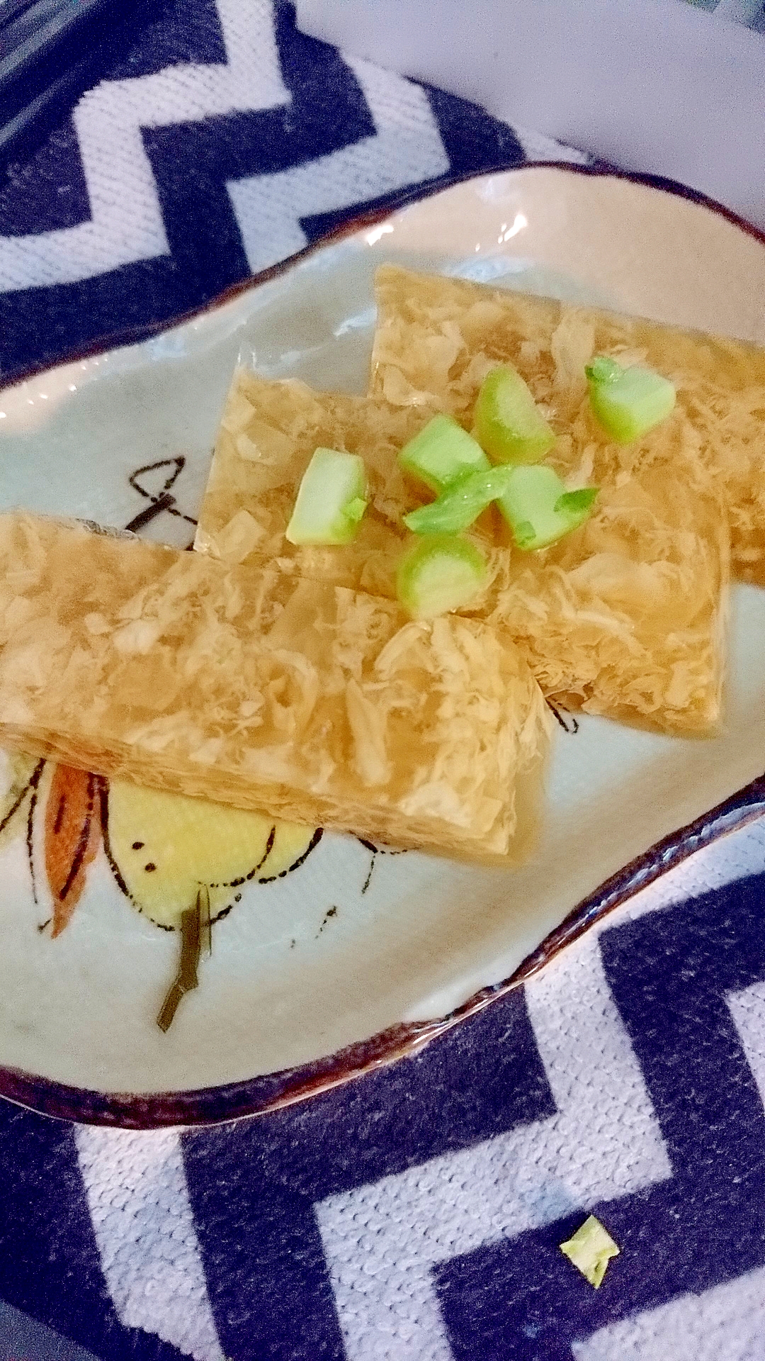 【和食料理】卵と鶏肉の煮こごり