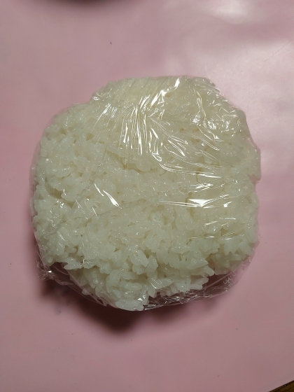 きゅうりと錦糸の梅マヨおにぎり