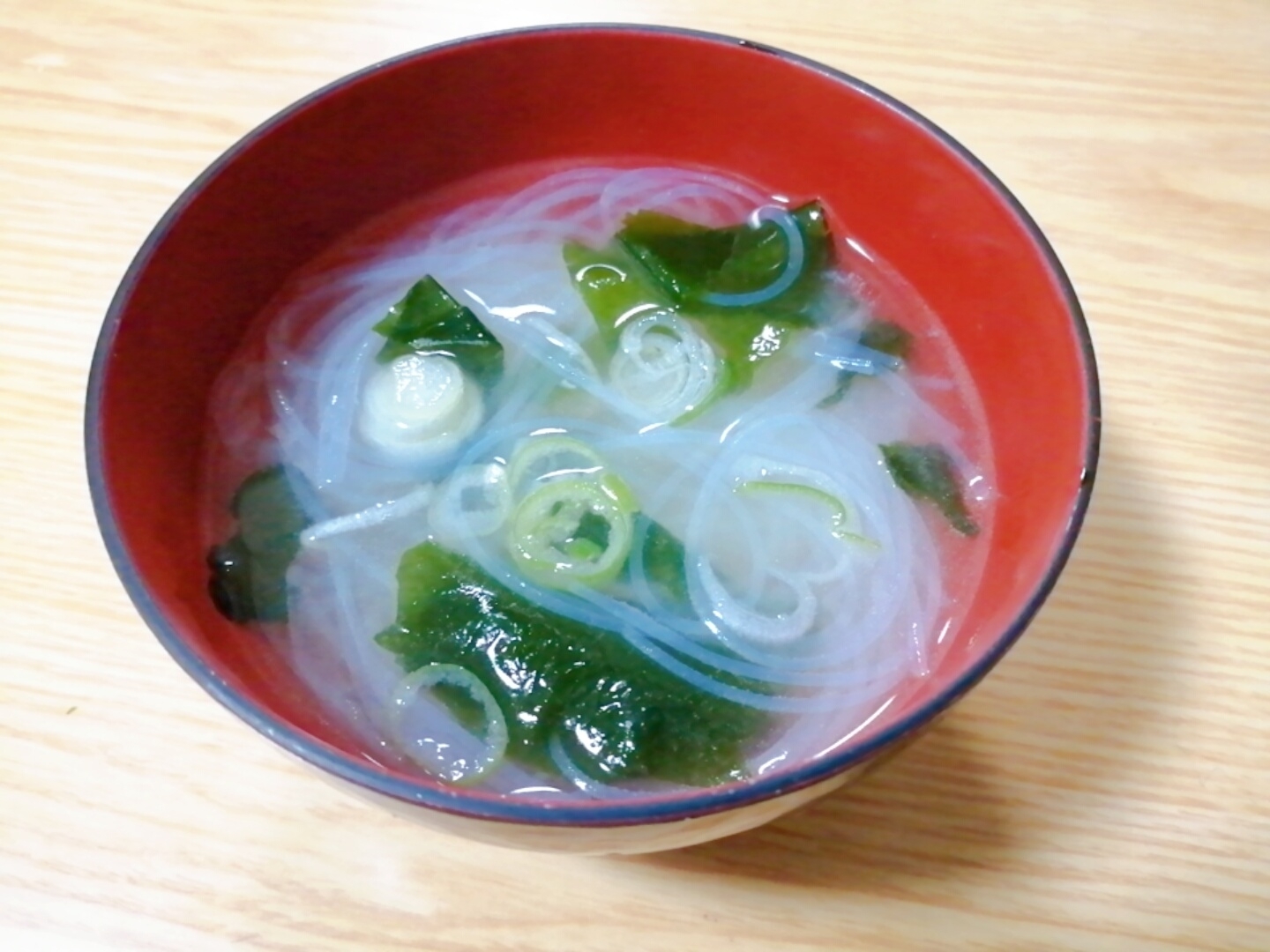 春雨とわかめとねぎの中華スープ