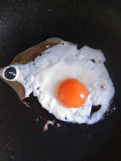 酢と黒コショウの目玉焼き