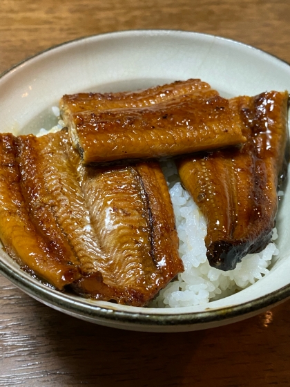 ふわふわ♪うなぎ丼