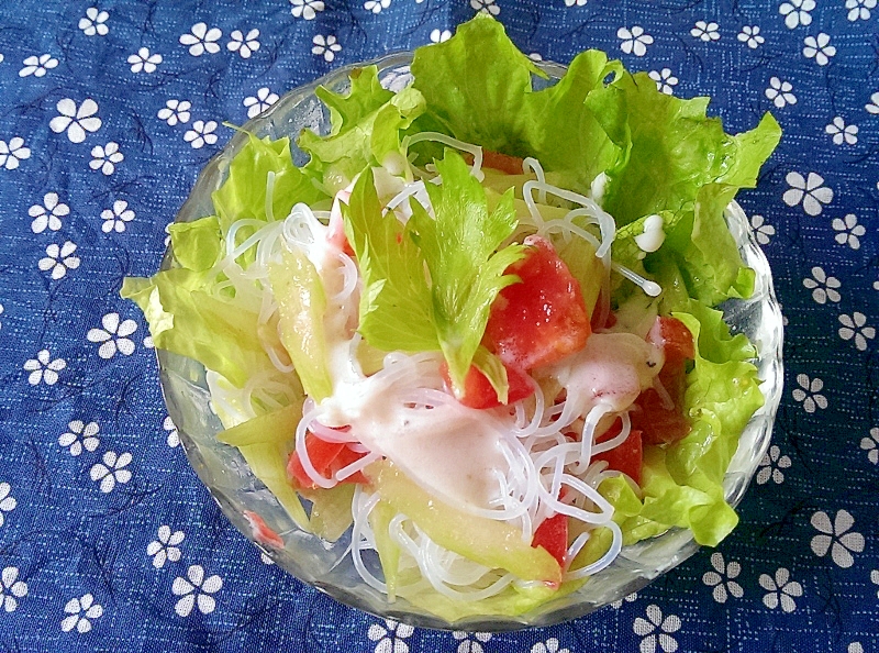 トマトとセロリの春雨サラダ