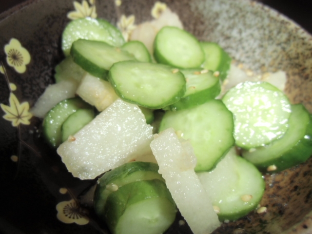 きゅうりと二十世紀梨の酢の物