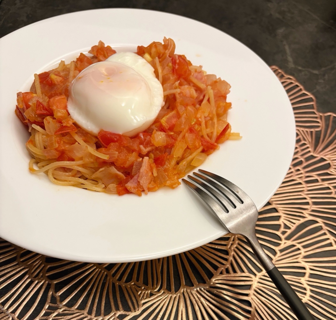 にんにくトマトパスタ♡簡単節約♡材料少なめ