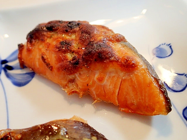 タルタルで　銀鮭のスパイシーチーズ焼き