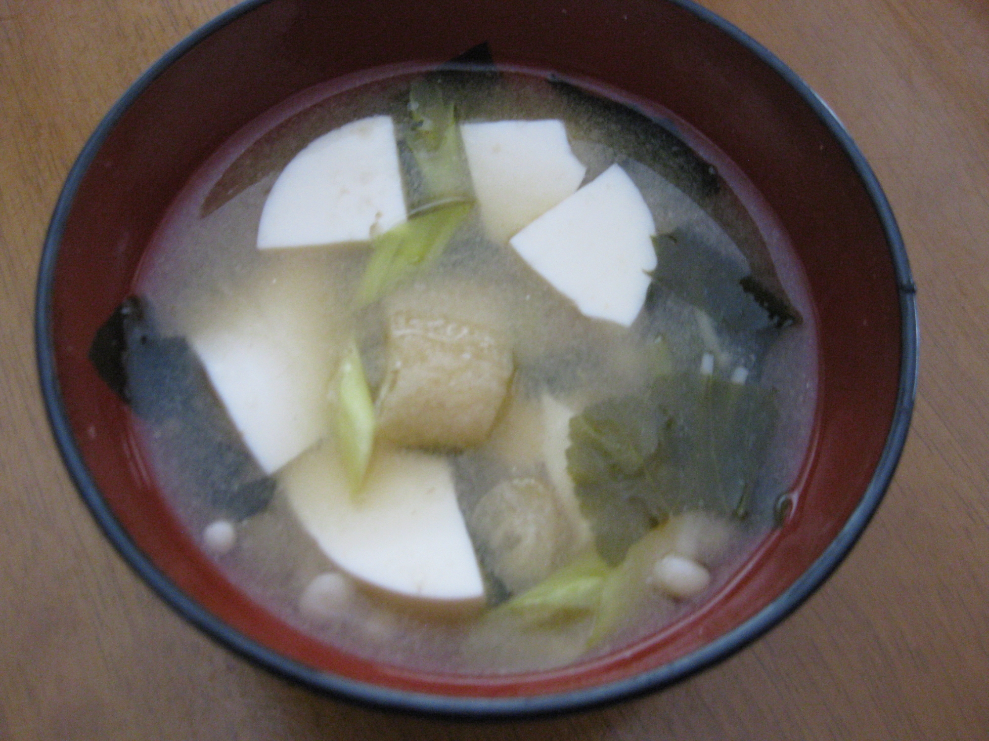 わかめ☆豆腐☆長ねぎ☆油揚げ☆えのきのお味噌汁♪