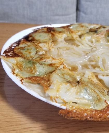 もやしと餃子合いますね︎☺︎︎美味しかったです！！！野菜餃子にしたから更にサッパリで暑い夏にも嬉しいです︎☺︎