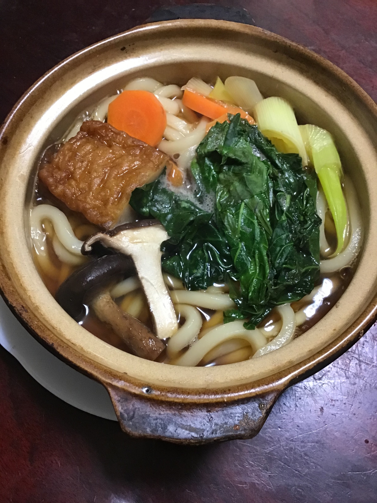 空心菜とさつま揚げの鍋焼きうどん。