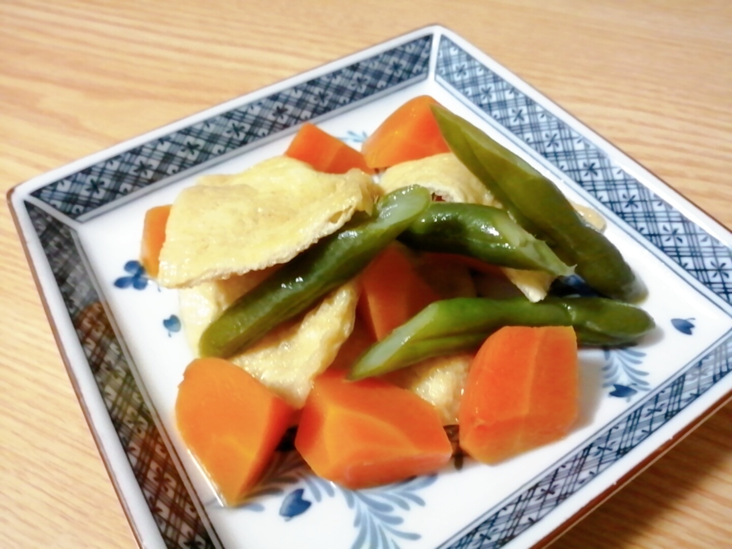 人参といんげんと油揚げの煮物