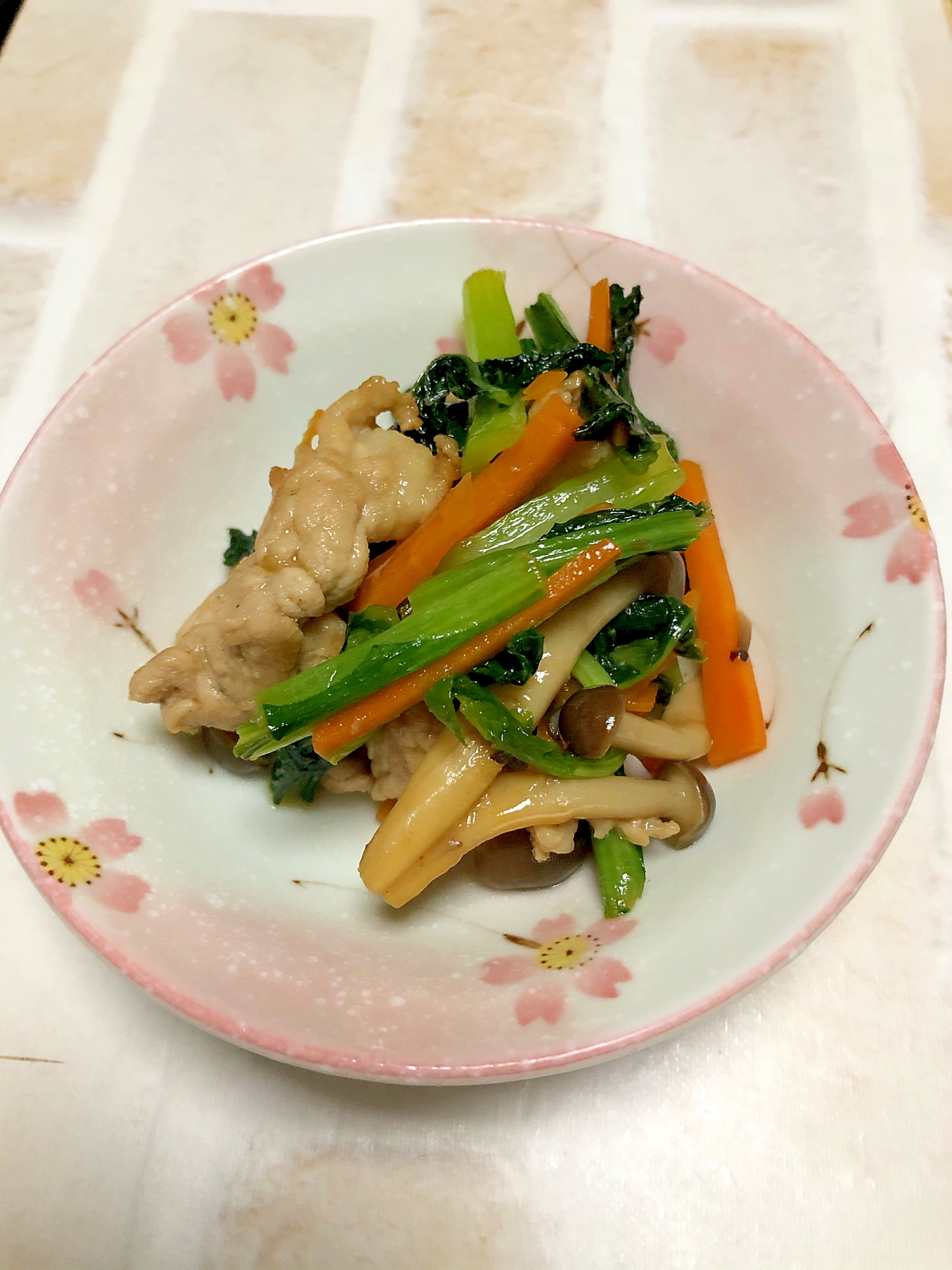 小松菜とシメジ炒め物