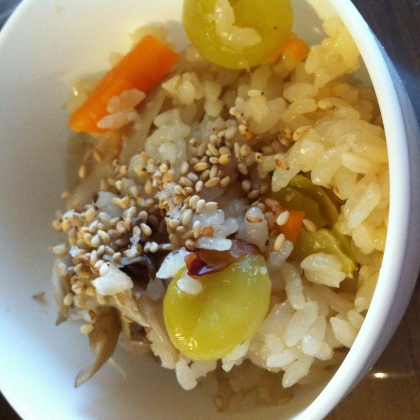 今日のランチにおでんと頂きます(*^_^*)

銀杏と舞茸が美味し〜い♬ご馳走さま(*^_^*)