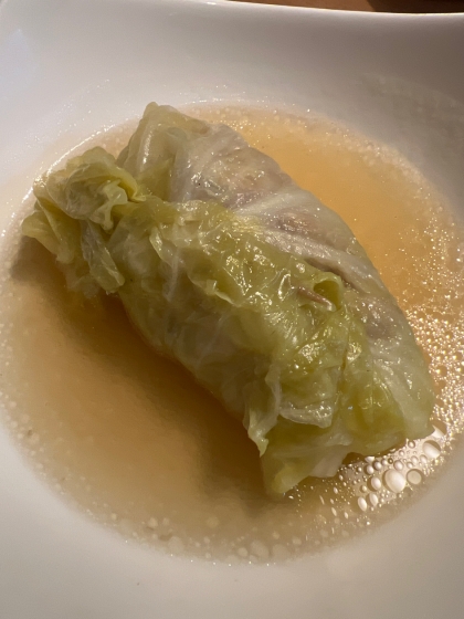 トマト風味のコンソメ味でロールキャベツ