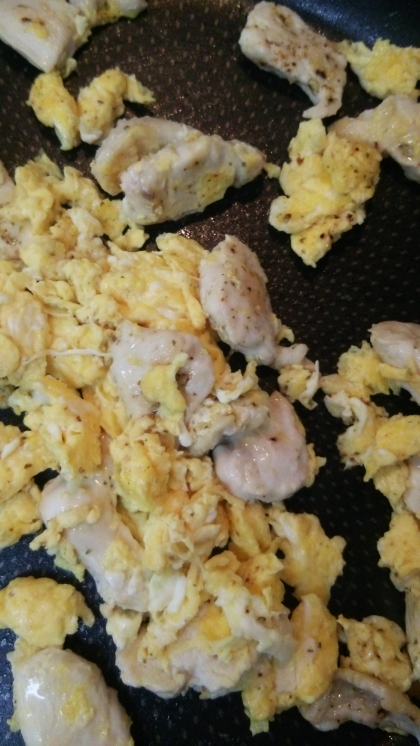 胸肉と卵のクレイジーソルト炒め