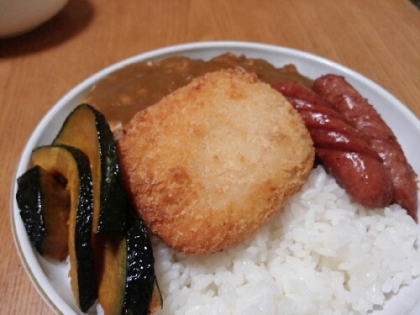 カレーが少なかったので、トッピングしました！息子用なので、カボチャ以外ものせてボリューム満点ですが…焼きカボチャは特に美味しかったです＼(^-^)／