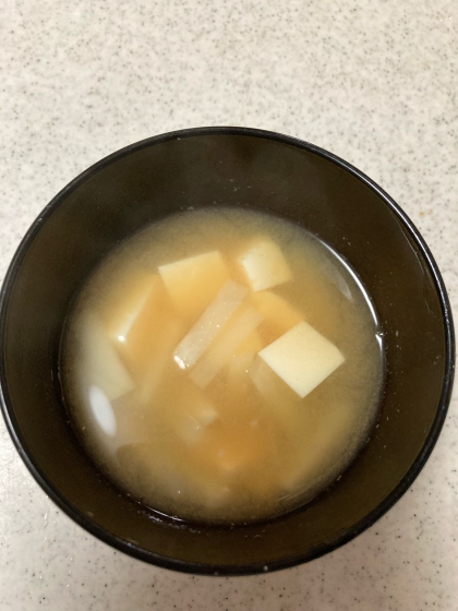 大根とキャベツと豆腐の味噌汁