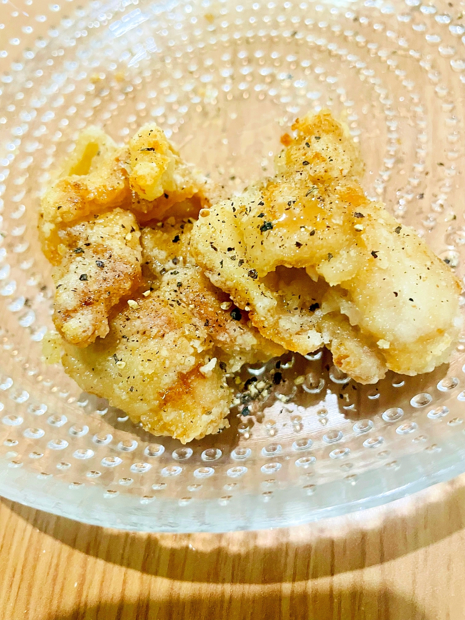 鶏皮の黒胡椒の唐揚げ