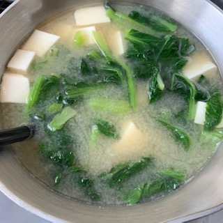 豆腐とほうれん草の味噌汁は安定の美味しさですね❤
ご馳走様でした(*´︶`*)♡
