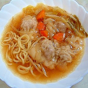 ヤマキめんつゆ入りワンタン麺