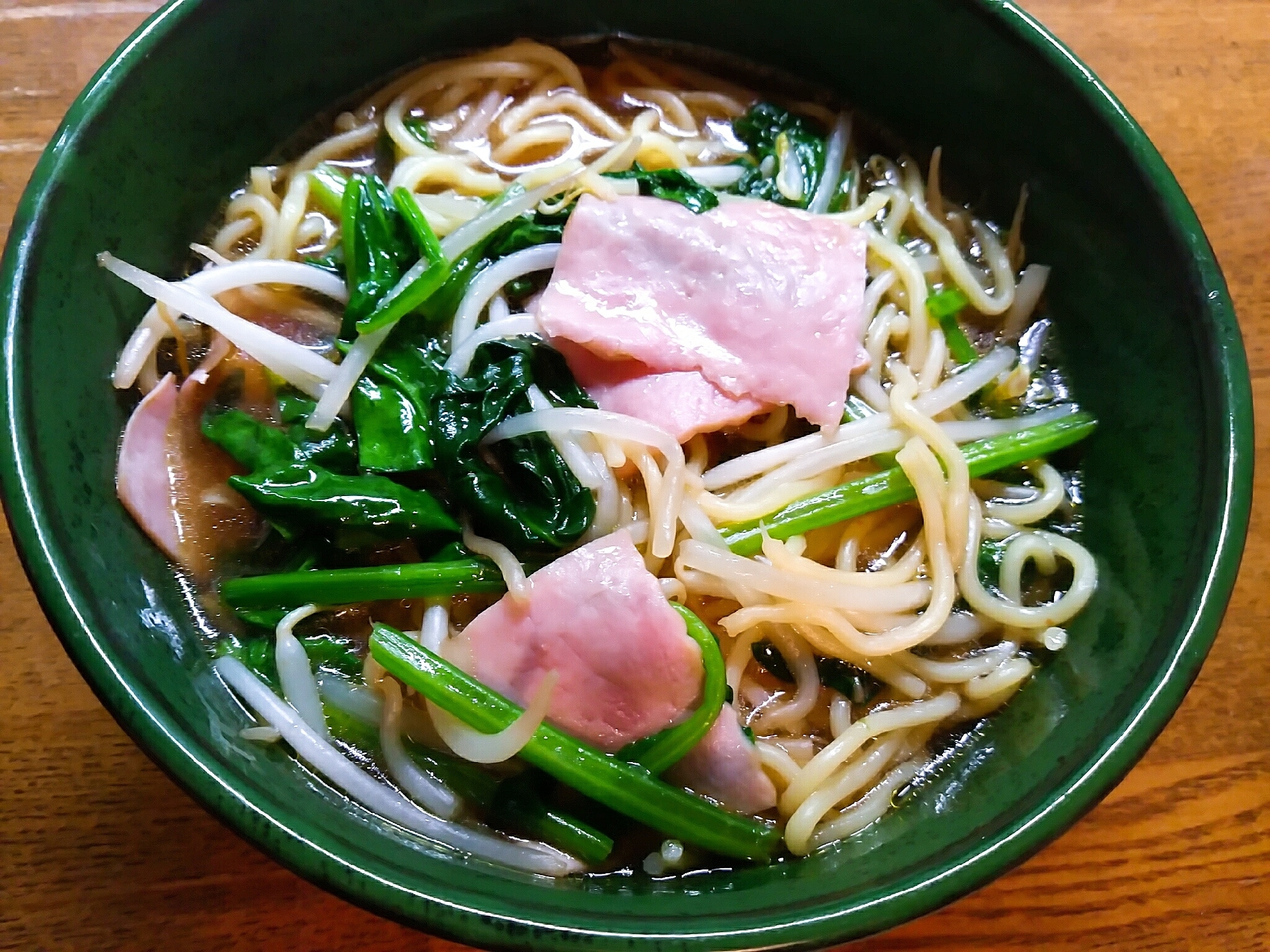 炒めほうれん草のラーメン