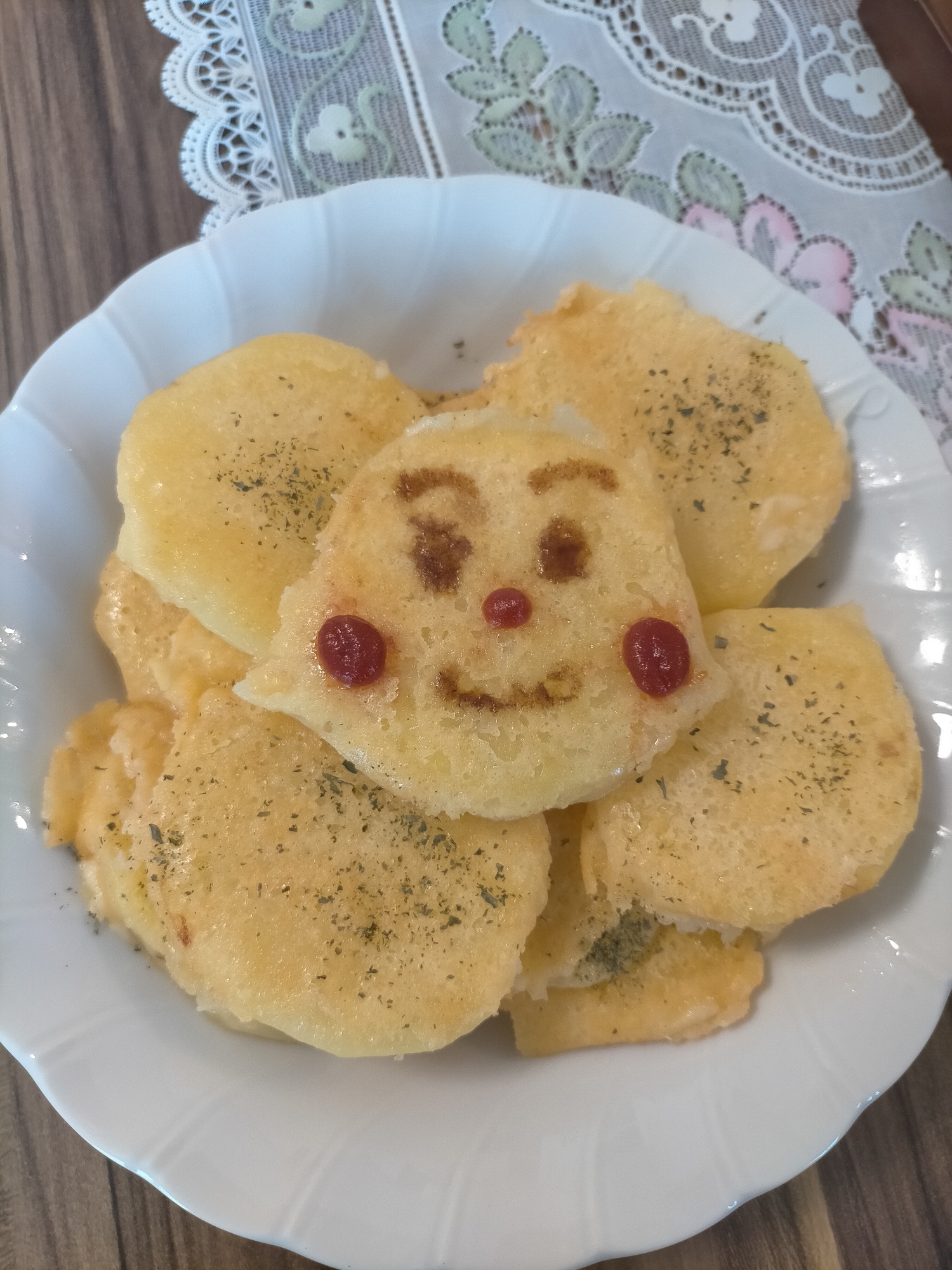 表面カリカリ！簡単でおいしいジャガイモチーズ焼き♪