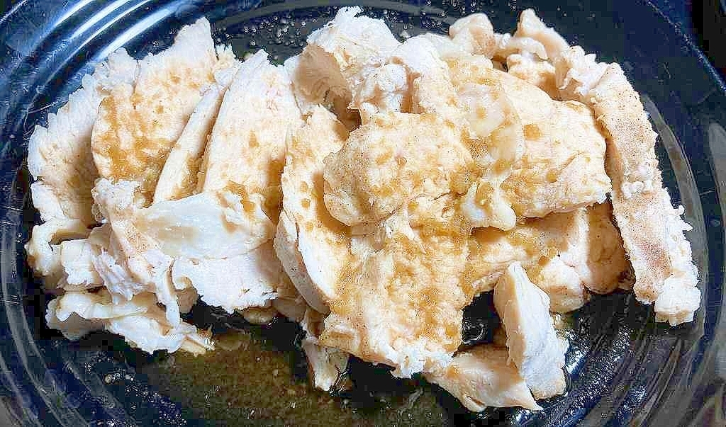 【素朴飯】レンジ蒸し鶏の柚子こしょうソース