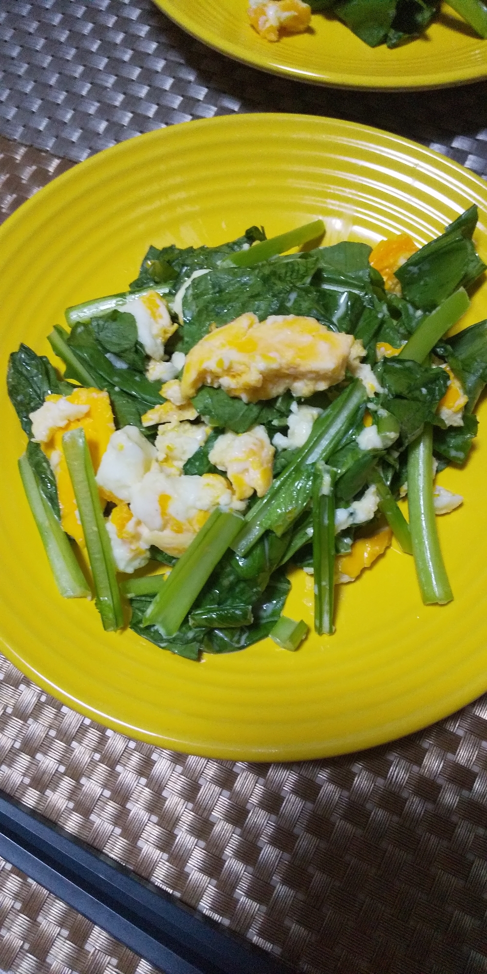 小松菜とレンチン卵のサラダ