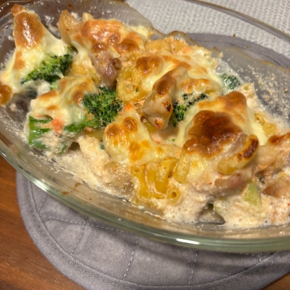 市販の素で具だくさん大皿ミートグラタン