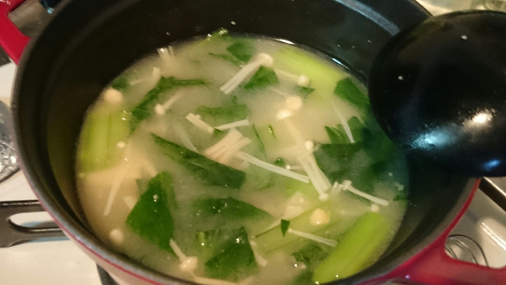 ストウブDe〜小松菜とえのきの味噌汁