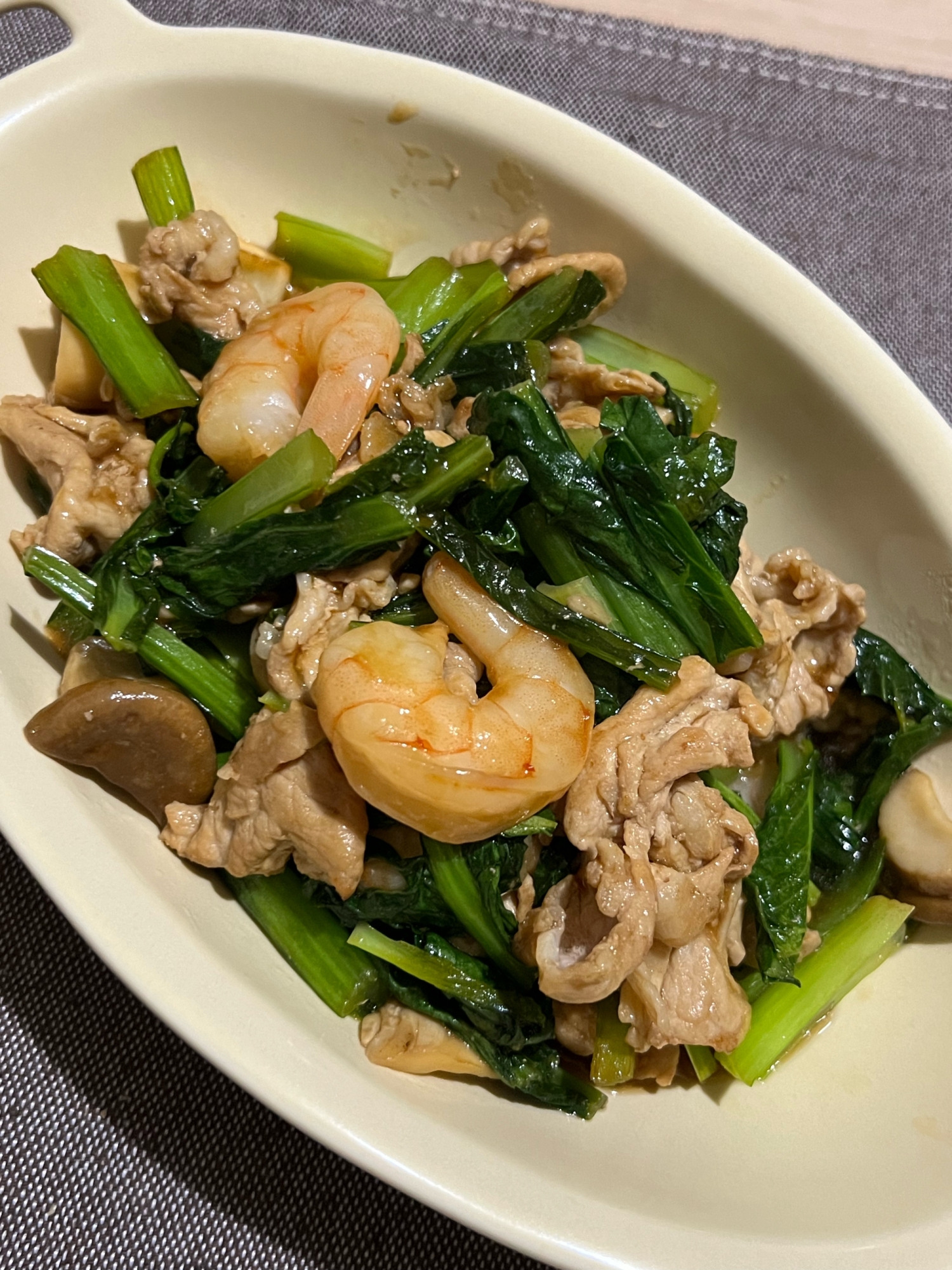 エビと豚肉と小松菜のオイスターソース炒め