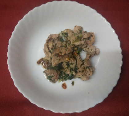 ヒレカツ用豚肉と葉野菜のソテー