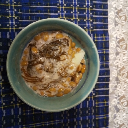 今日の朝ご飯に！！山芋と味付けもずくDe納豆