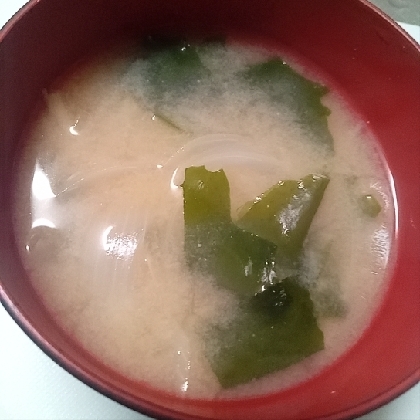 玉ねぎとえのきとわかめのお味噌汁☆